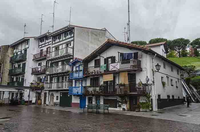 Guipúzcoa - Hondarribia 23 - calle Santiago.jpg